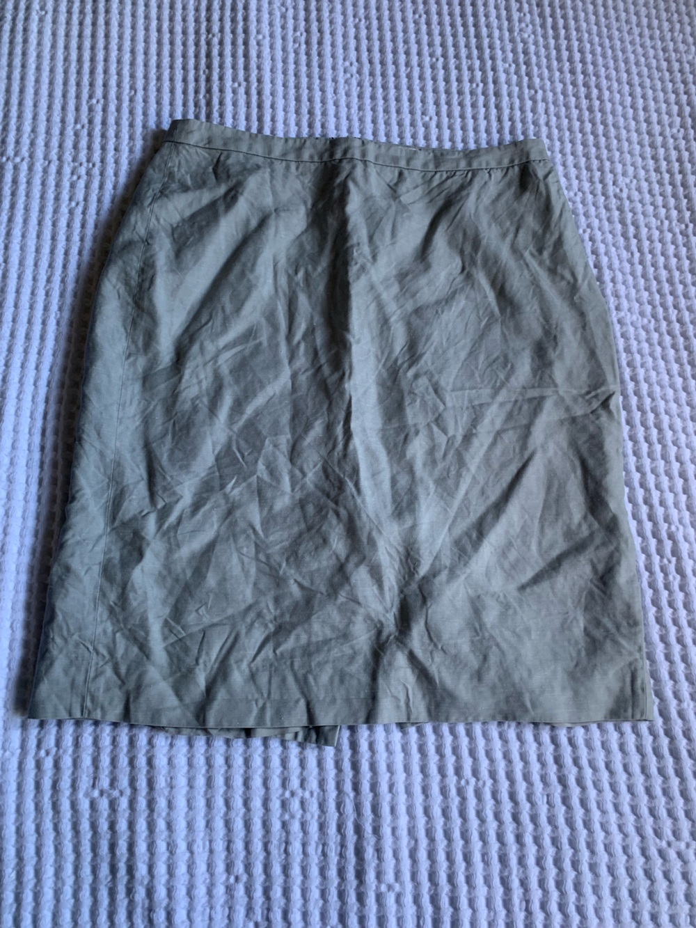 LOFT Pencil Skirt — Olive Green Size 4